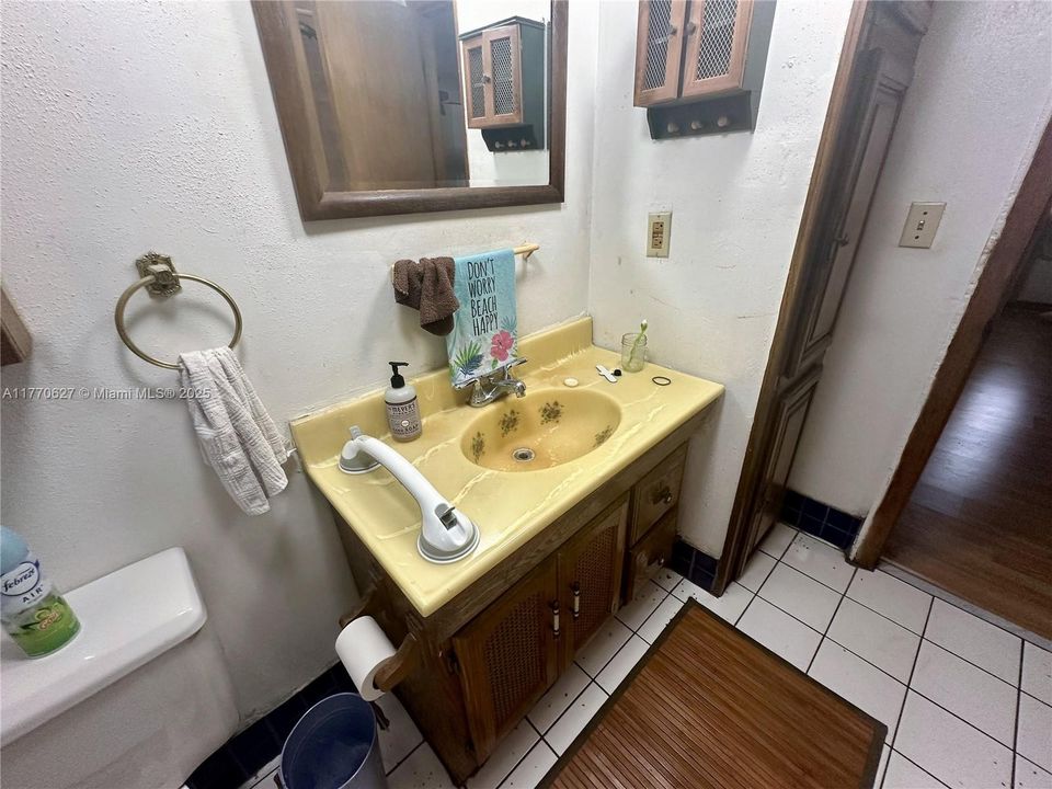 Vendido Recientemente: $450,000 (3 camas, 1 baños, 1165 Pies cuadrados)