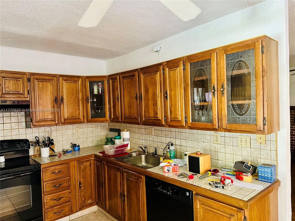 Vendido Recientemente: $450,000 (3 camas, 1 baños, 1165 Pies cuadrados)