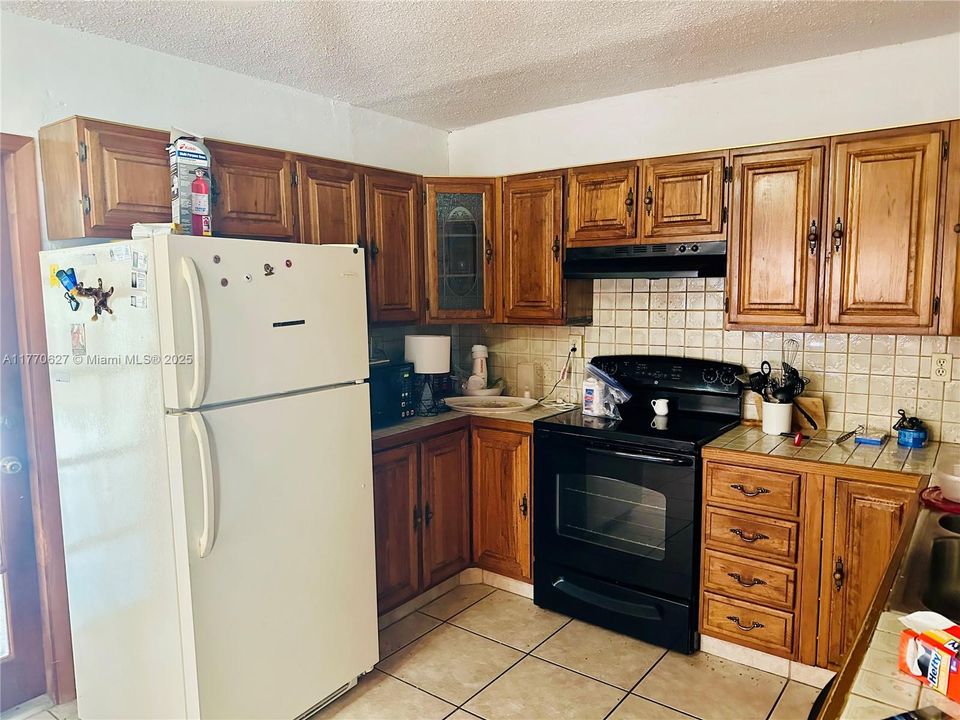 Vendido Recientemente: $450,000 (3 camas, 1 baños, 1165 Pies cuadrados)