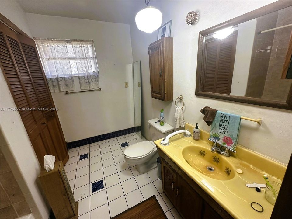 Vendido Recientemente: $450,000 (3 camas, 1 baños, 1165 Pies cuadrados)