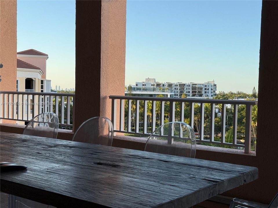 Recientemente alquilado: $12,000 (2 camas, 2 baños, 2060 Pies cuadrados)