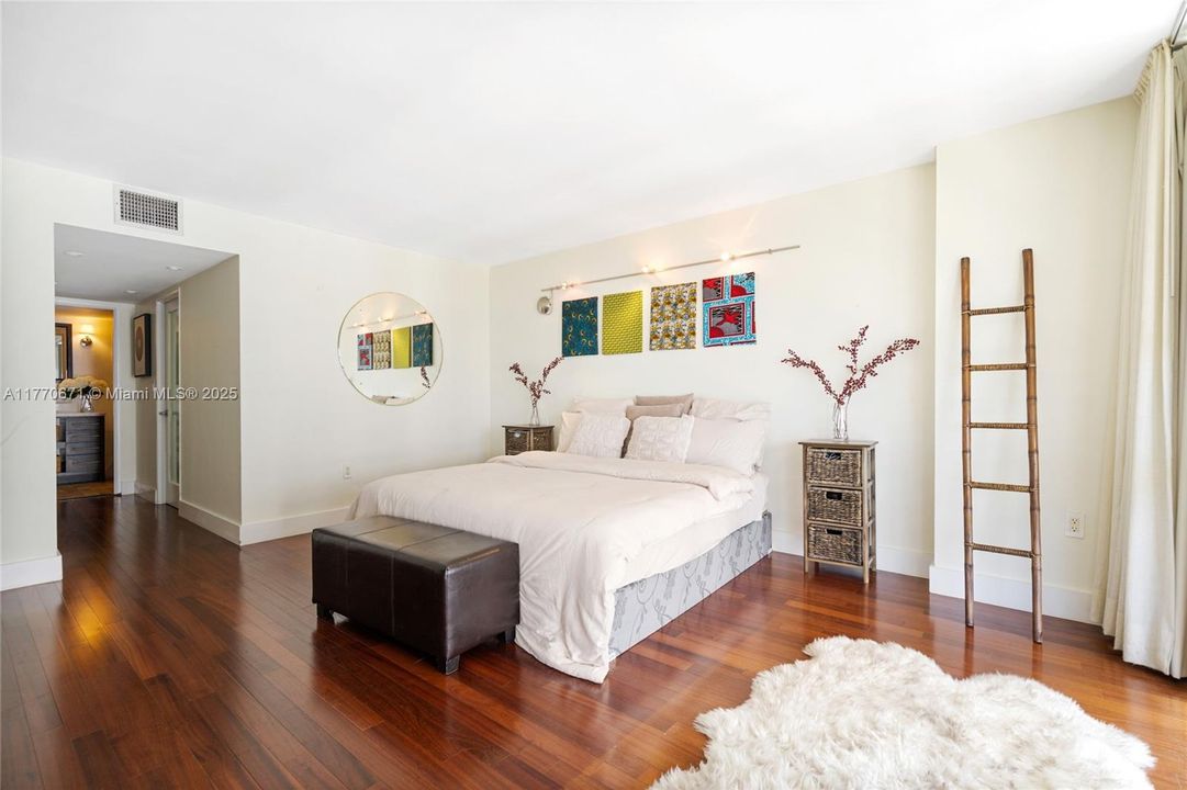 Recently Rented: $5,000 (2 beds, 2 baths, 1640 Square Feet)