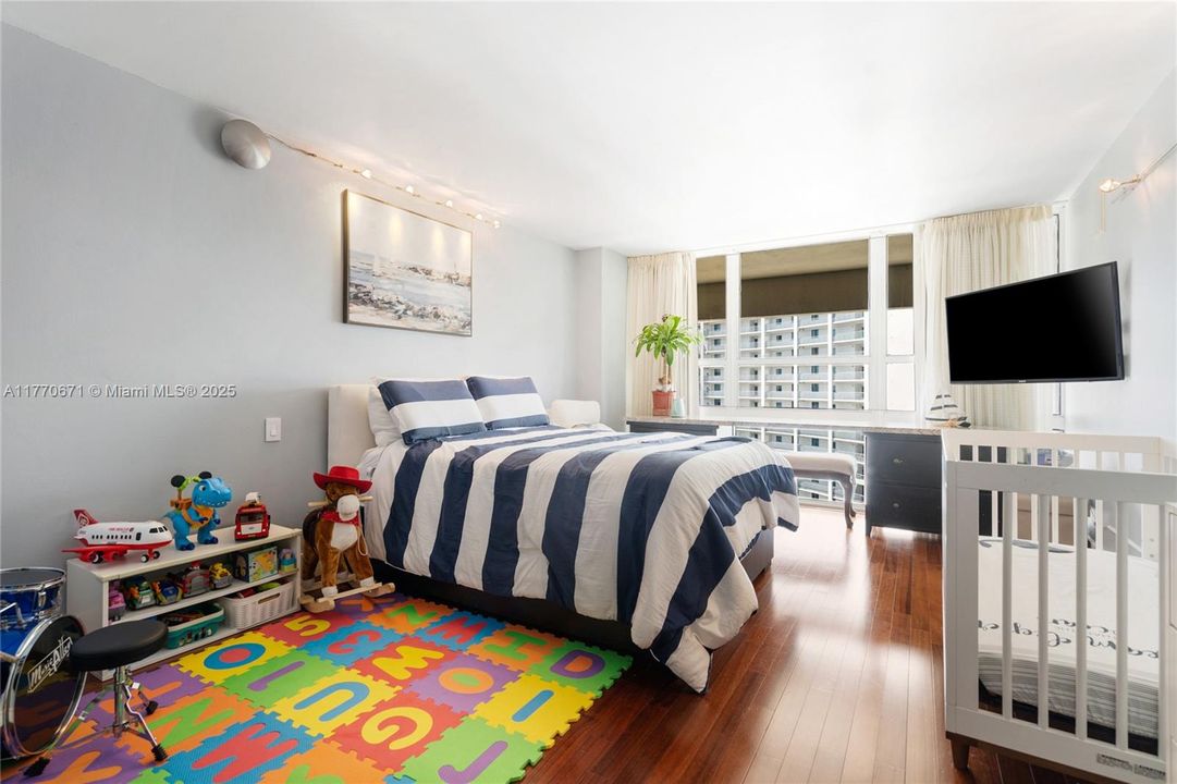 Recently Rented: $5,000 (2 beds, 2 baths, 1640 Square Feet)