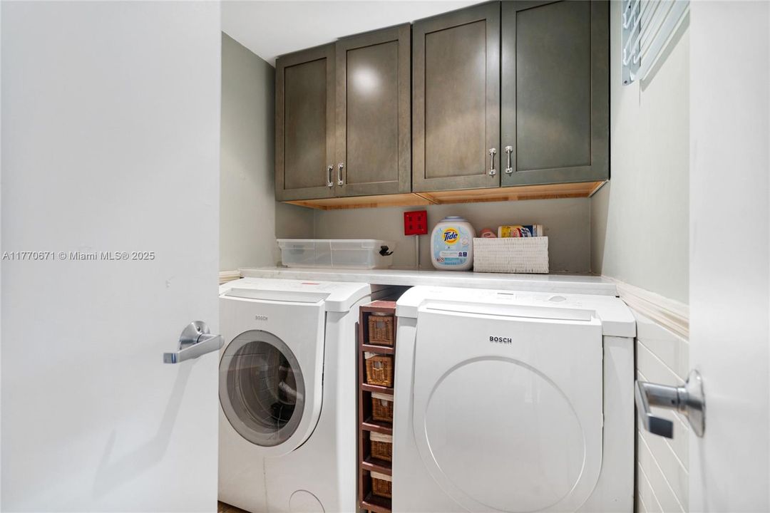 Recently Rented: $5,000 (2 beds, 2 baths, 1640 Square Feet)