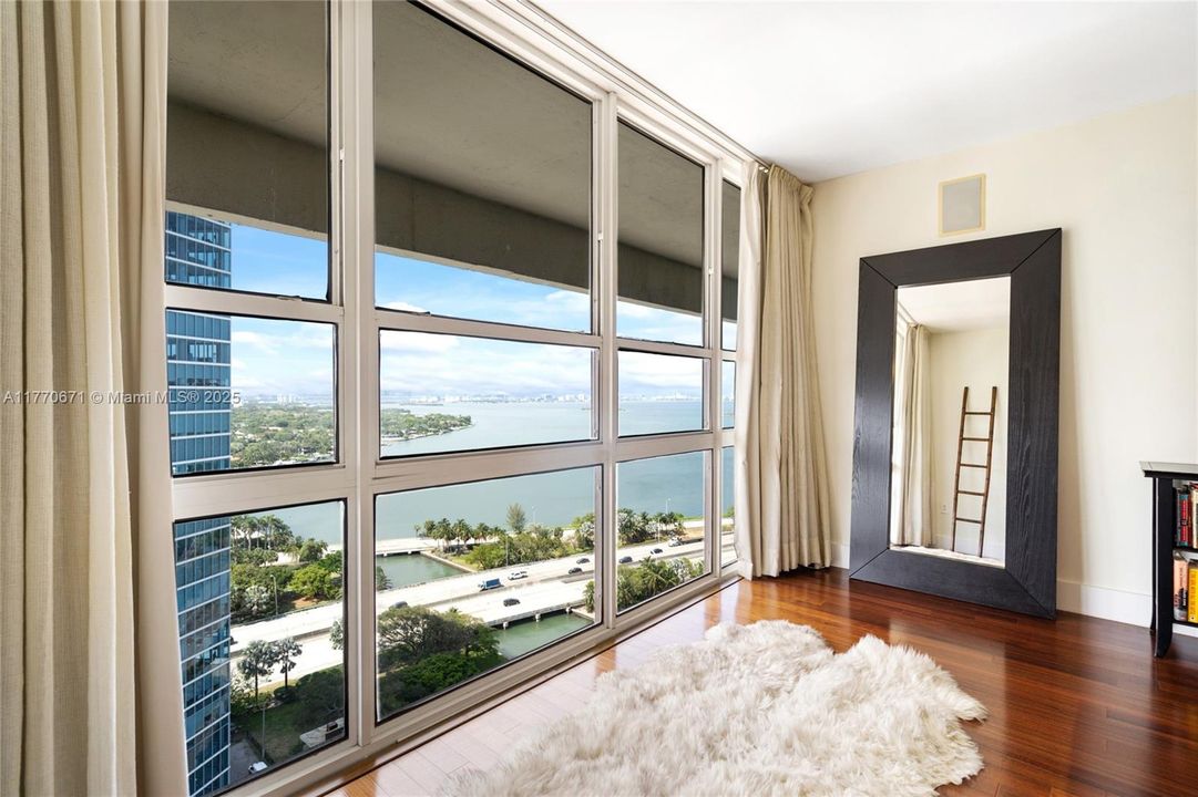 Recently Rented: $5,000 (2 beds, 2 baths, 1640 Square Feet)