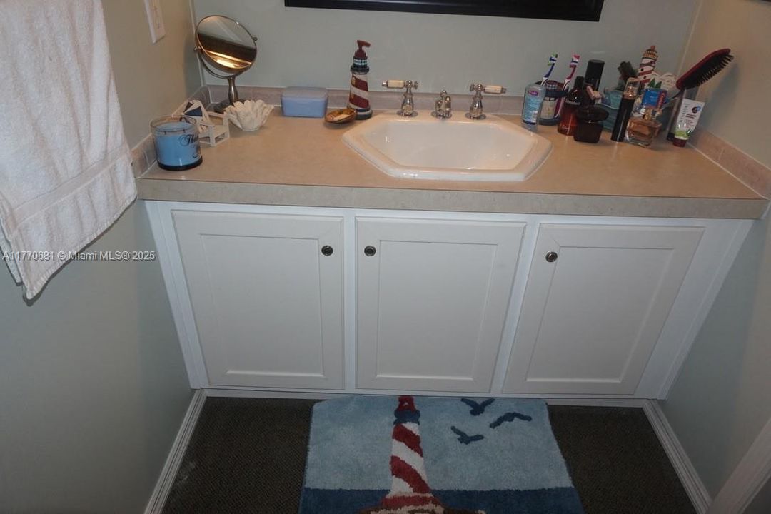 For Sale: $425,000 (3 beds, 2 baths, 1152 Square Feet)