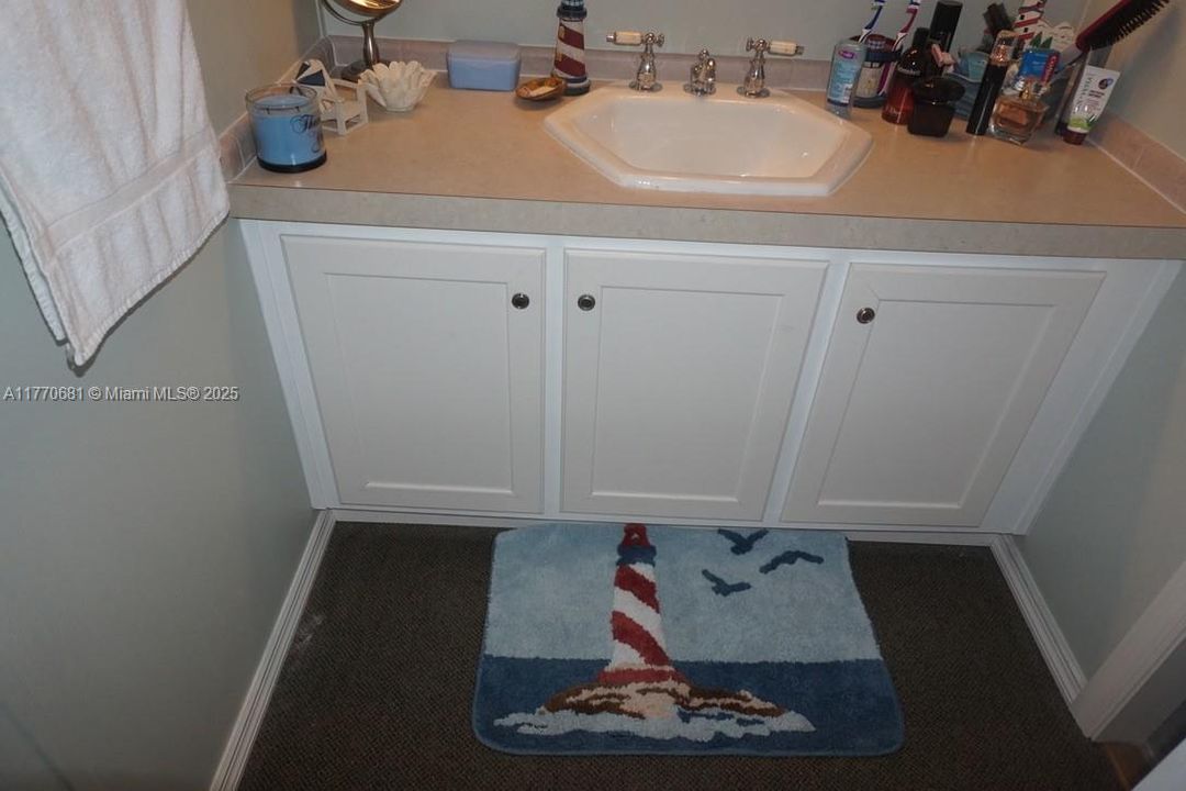 For Sale: $425,000 (3 beds, 2 baths, 1152 Square Feet)