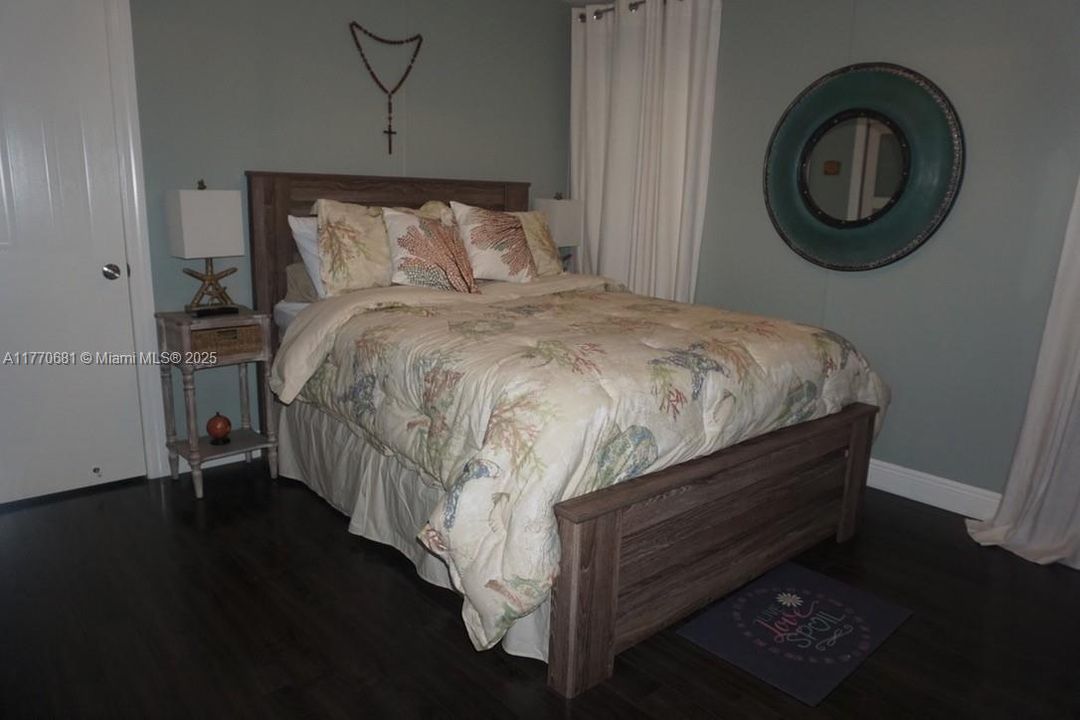 For Sale: $425,000 (3 beds, 2 baths, 1152 Square Feet)