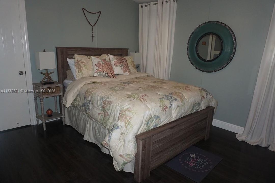 For Sale: $425,000 (3 beds, 2 baths, 1152 Square Feet)