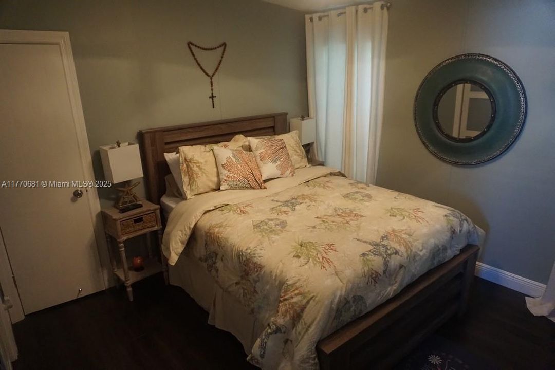 For Sale: $425,000 (3 beds, 2 baths, 1152 Square Feet)