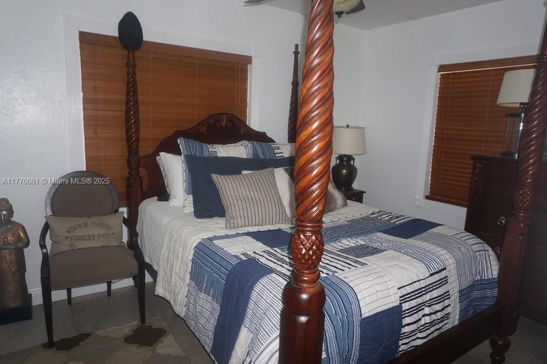 For Sale: $425,000 (3 beds, 2 baths, 1152 Square Feet)