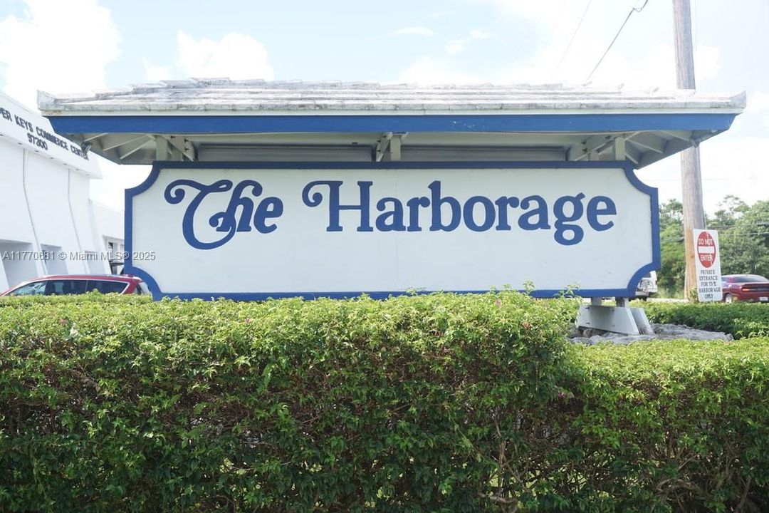 For Sale: $425,000 (3 beds, 2 baths, 1152 Square Feet)