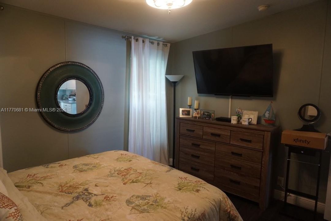 For Sale: $425,000 (3 beds, 2 baths, 1152 Square Feet)