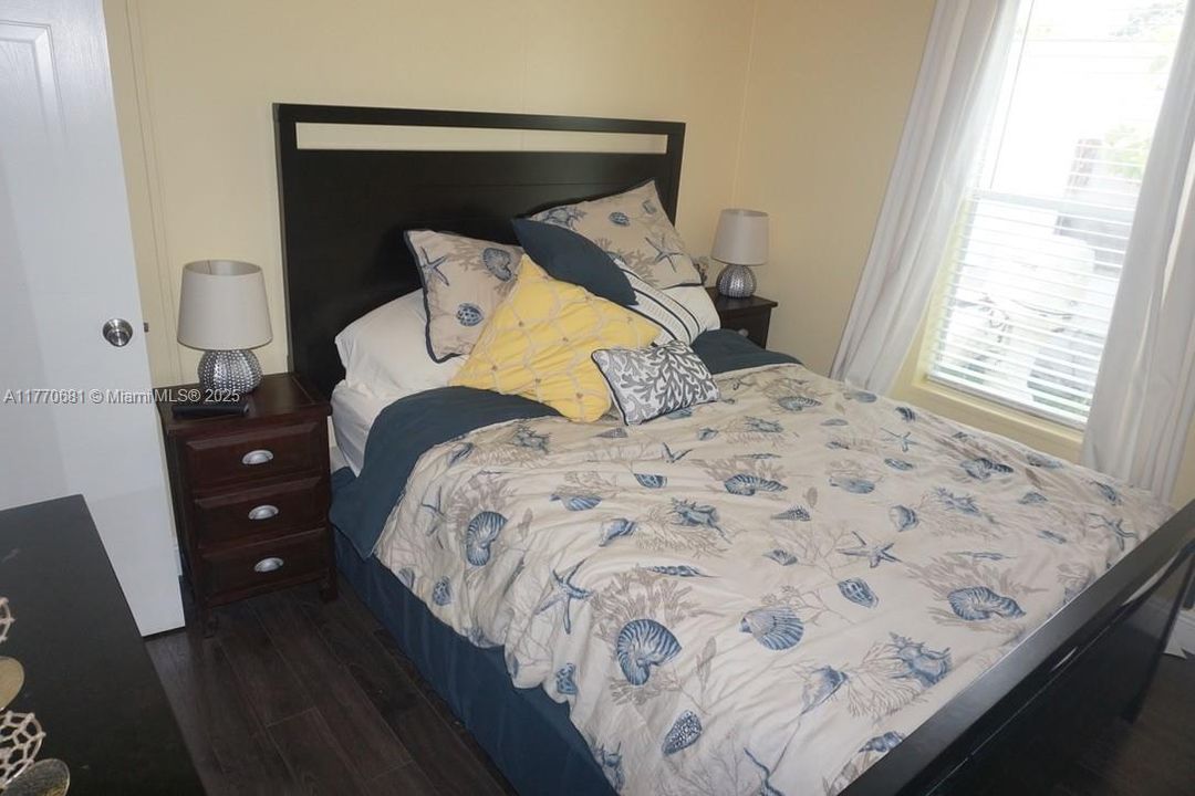 For Sale: $425,000 (3 beds, 2 baths, 1152 Square Feet)