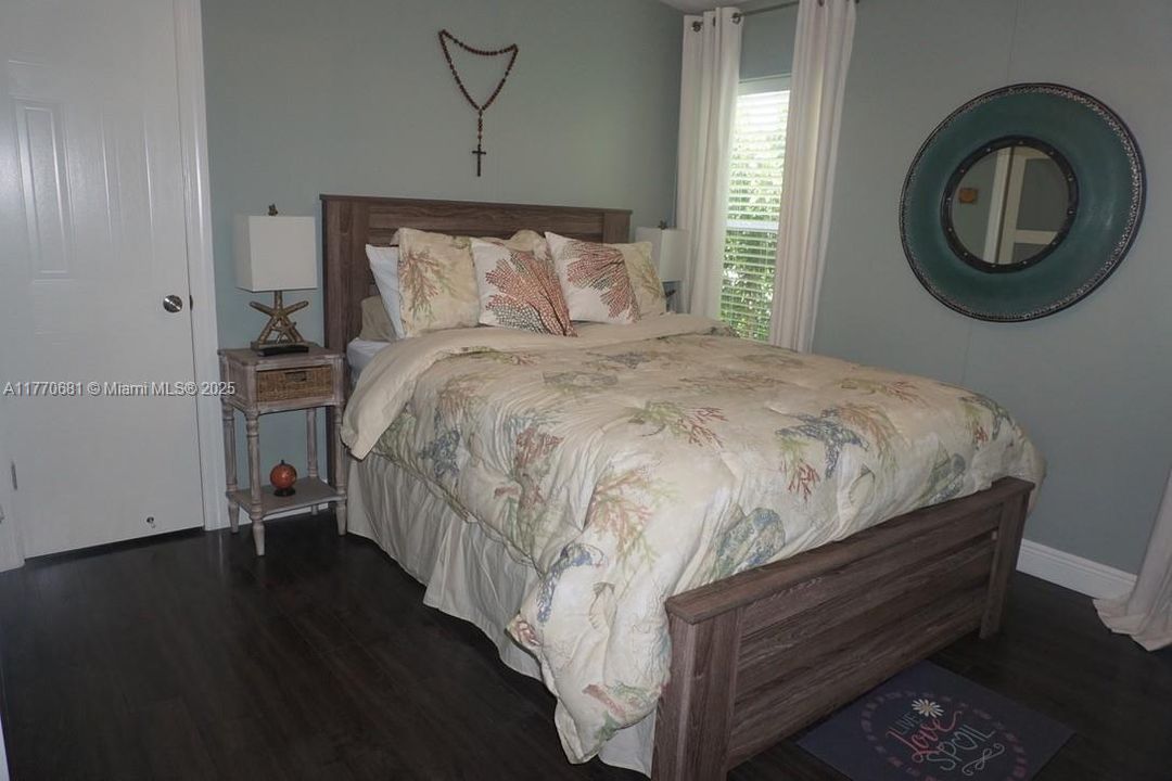 For Sale: $425,000 (3 beds, 2 baths, 1152 Square Feet)