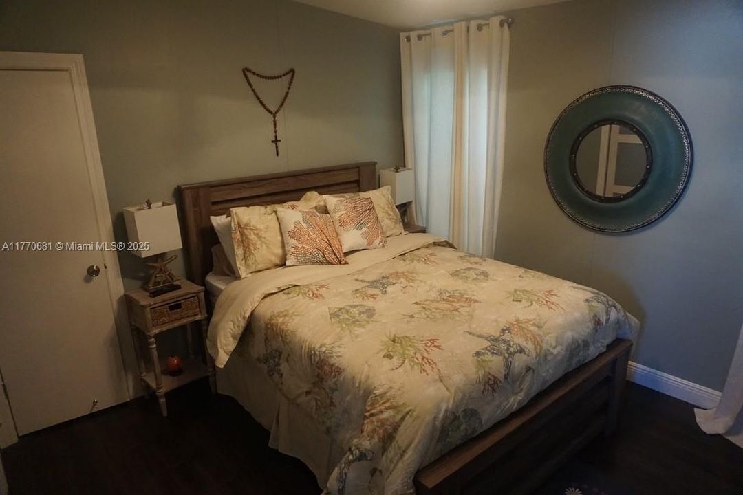 For Sale: $425,000 (3 beds, 2 baths, 1152 Square Feet)