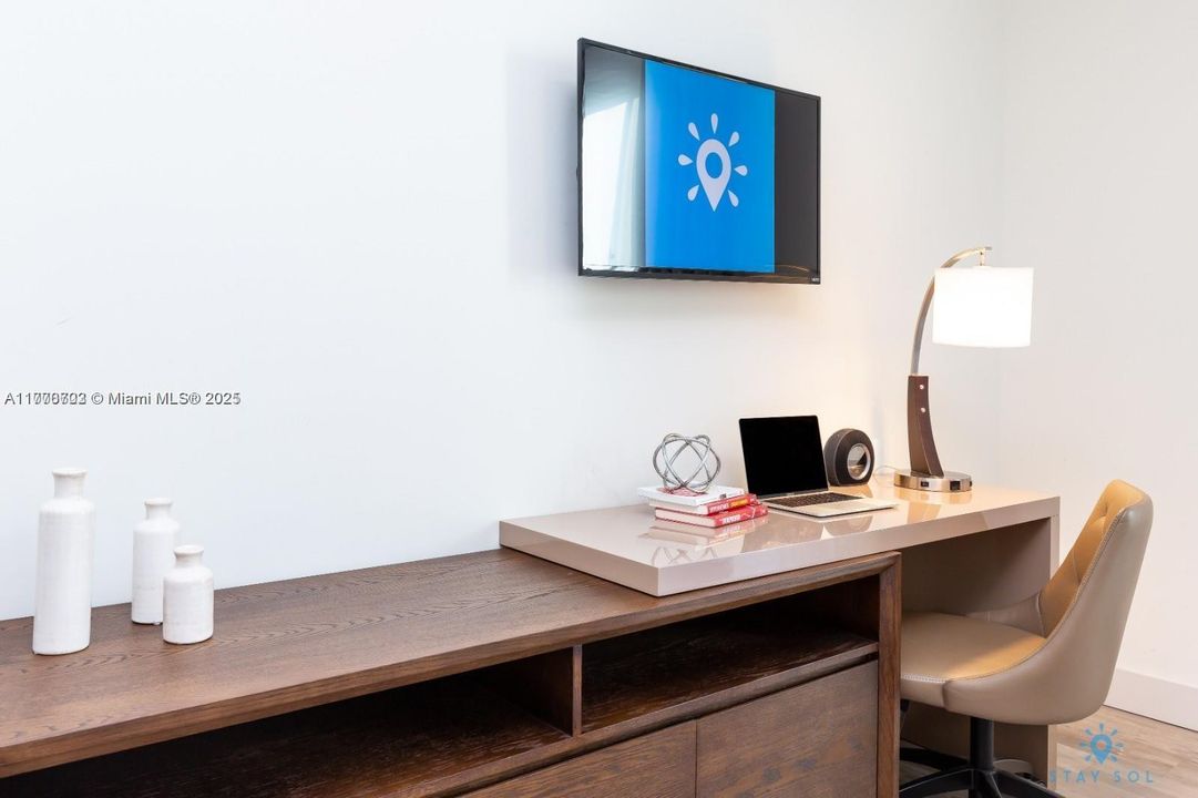 En Venta: $285,000 (0 camas, 1 baños, 366 Pies cuadrados)