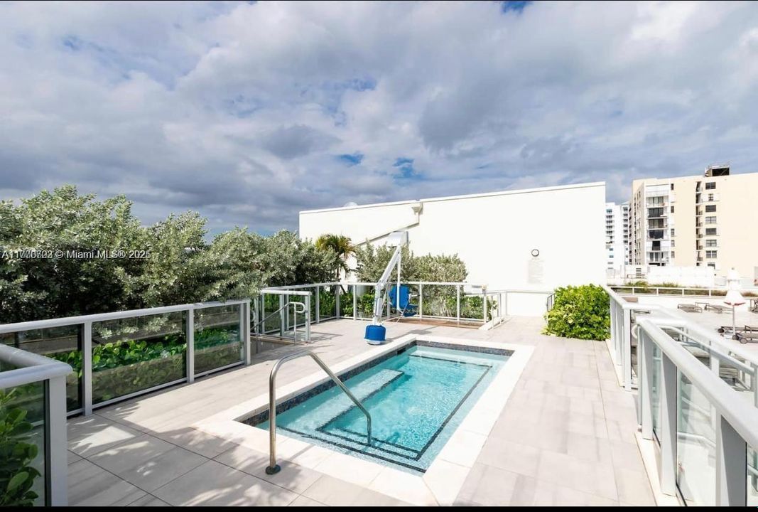 En Venta: $285,000 (0 camas, 1 baños, 366 Pies cuadrados)