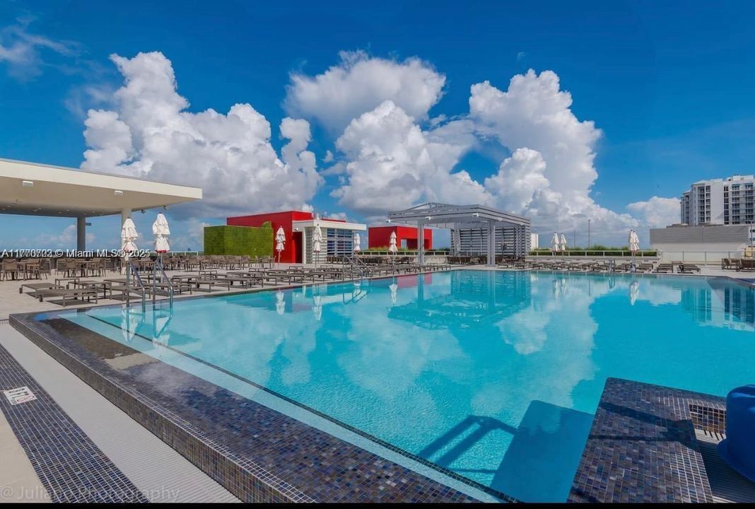 En Venta: $285,000 (0 camas, 1 baños, 366 Pies cuadrados)