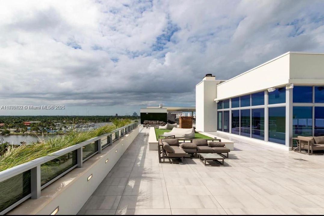 En Venta: $285,000 (0 camas, 1 baños, 366 Pies cuadrados)