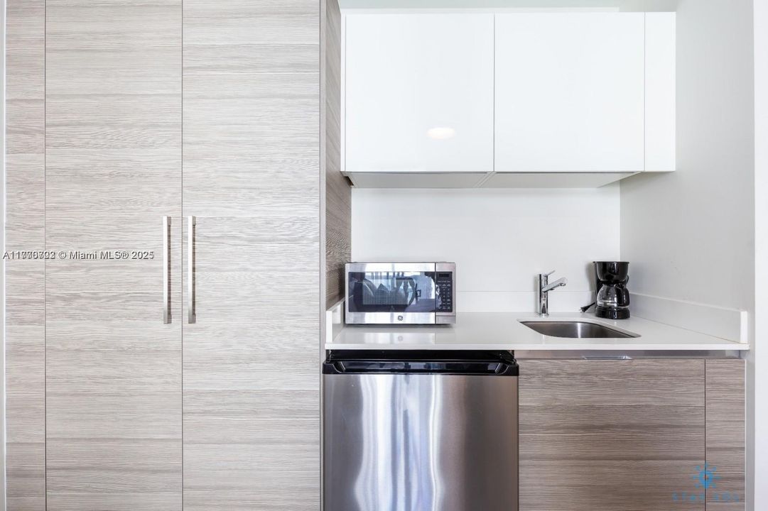 En Venta: $285,000 (0 camas, 1 baños, 366 Pies cuadrados)