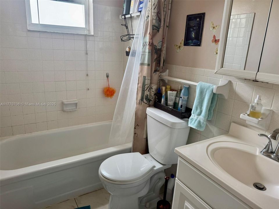 For Sale: $99,000 (1 beds, 1 baths, 510 Square Feet)