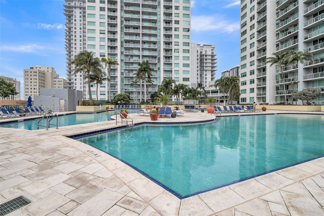 Vendido Recientemente: $420,000 (1 camas, 1 baños, 806 Pies cuadrados)