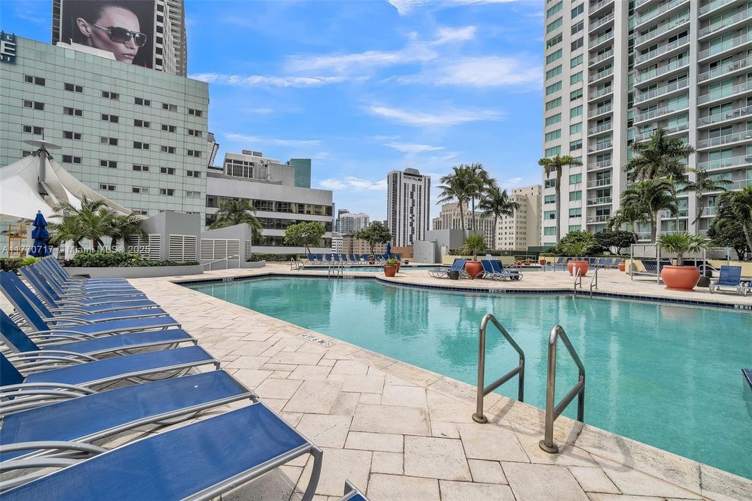 Vendido Recientemente: $420,000 (1 camas, 1 baños, 806 Pies cuadrados)