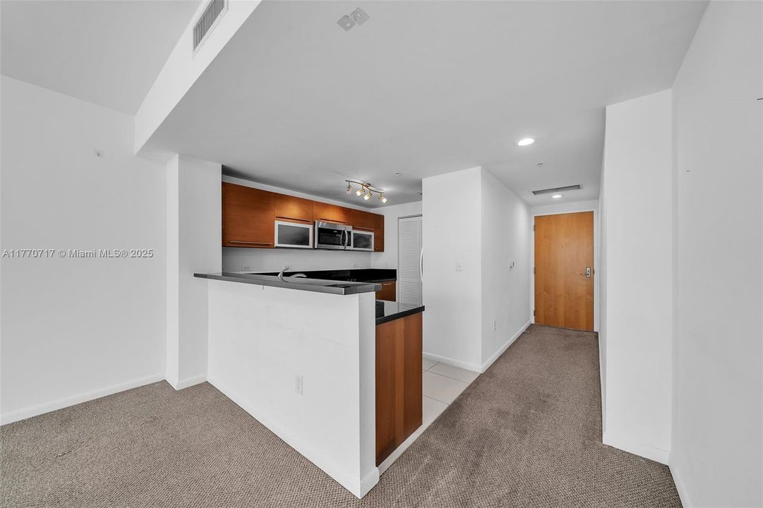 Vendido Recientemente: $420,000 (1 camas, 1 baños, 806 Pies cuadrados)