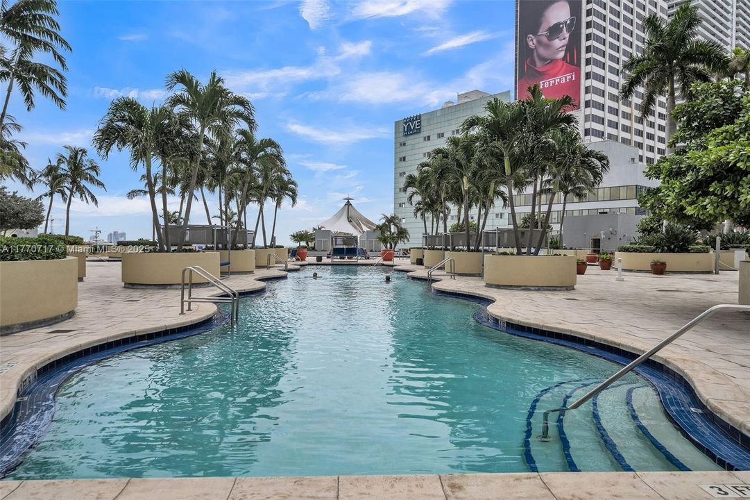 Vendido Recientemente: $420,000 (1 camas, 1 baños, 806 Pies cuadrados)