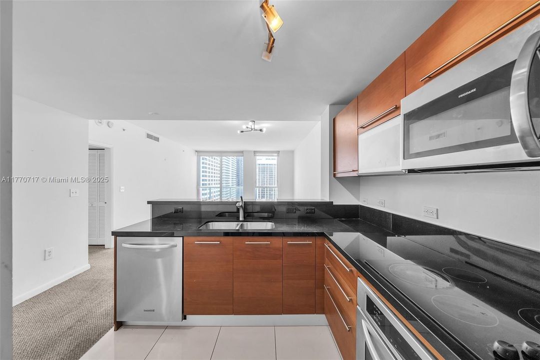 Vendido Recientemente: $420,000 (1 camas, 1 baños, 806 Pies cuadrados)