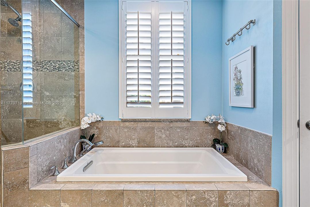 En Venta: $1,100,000 (2 camas, 2 baños, 1659 Pies cuadrados)