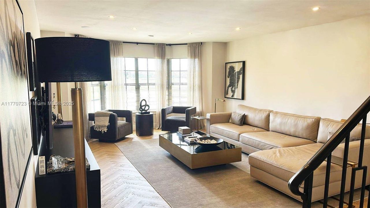 For Rent: $26,000 (5 beds, 4 baths, 4378 Square Feet)