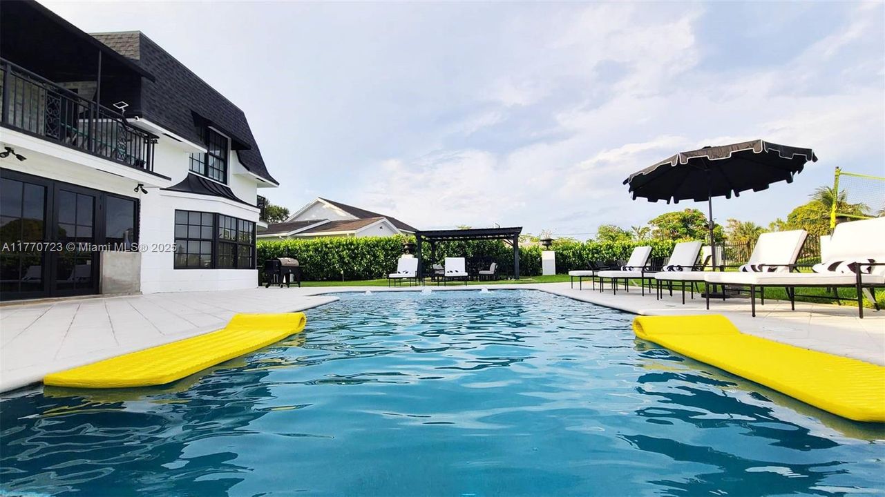 For Rent: $26,000 (5 beds, 4 baths, 4378 Square Feet)