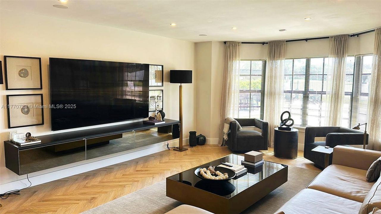 For Rent: $26,000 (5 beds, 4 baths, 4378 Square Feet)