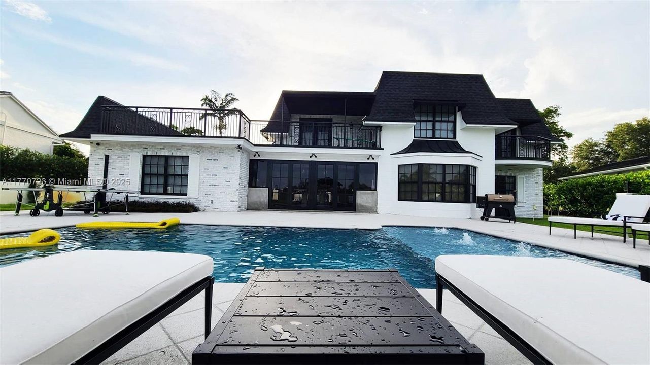 For Rent: $26,000 (5 beds, 4 baths, 4378 Square Feet)