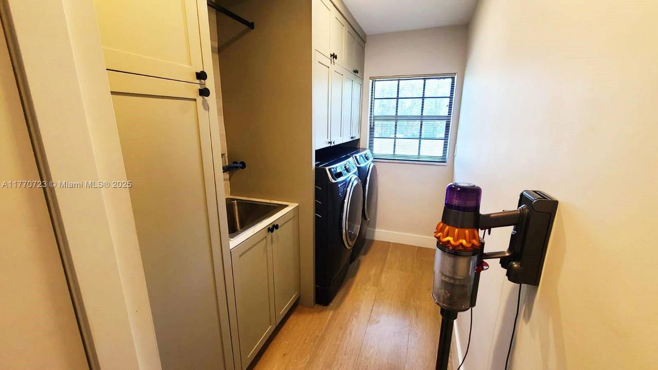 For Rent: $26,000 (5 beds, 4 baths, 4378 Square Feet)