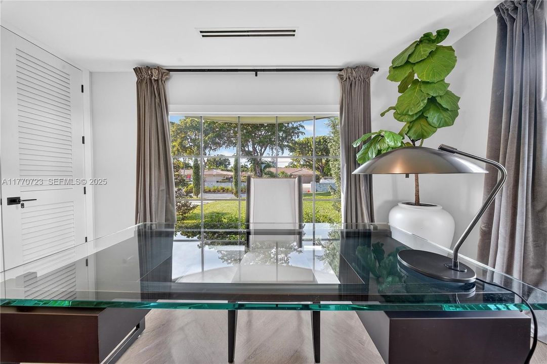 В аренду: $26,000 (5 спален, 4 ванн, 4378 Квадратных фут)