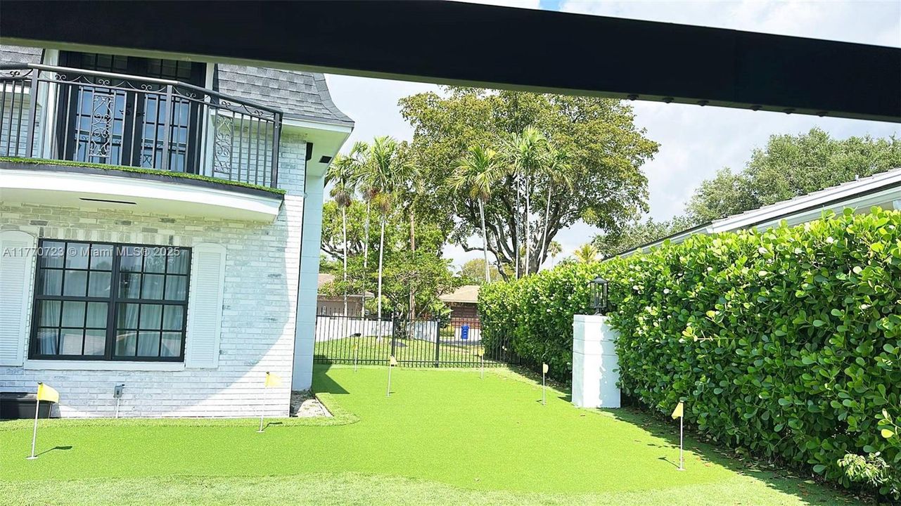 For Rent: $26,000 (5 beds, 4 baths, 4378 Square Feet)