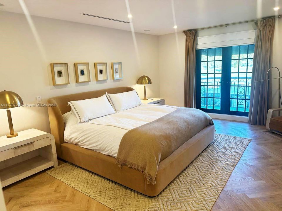 For Rent: $26,000 (5 beds, 4 baths, 4378 Square Feet)