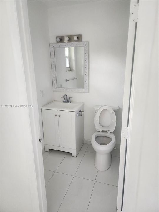 Recently Rented: $2,800 (3 beds, 2 baths, 3242 Square Feet)