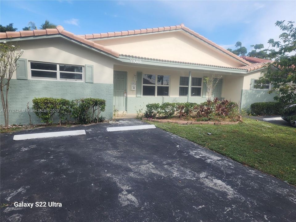 Recently Rented: $2,800 (3 beds, 2 baths, 3242 Square Feet)