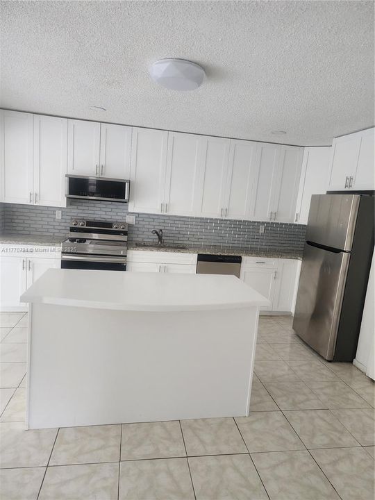 Recently Rented: $2,800 (3 beds, 2 baths, 3242 Square Feet)