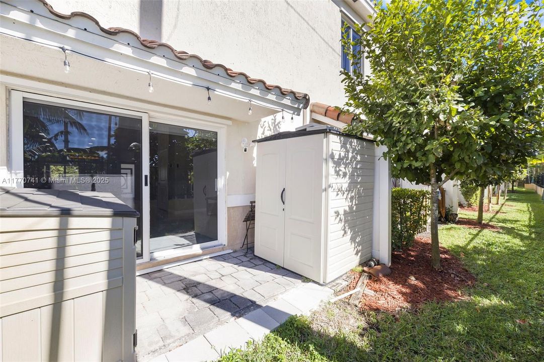 Recientemente alquilado: $3,100 (3 camas, 2 baños, 1442 Pies cuadrados)