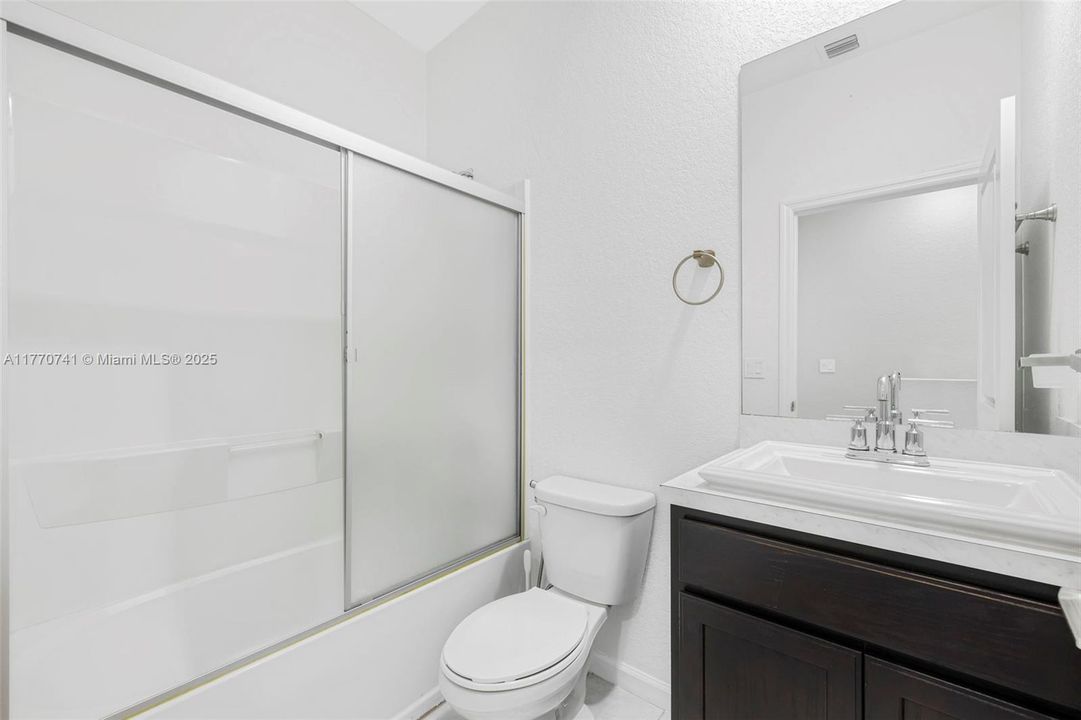 Recientemente alquilado: $3,100 (3 camas, 2 baños, 1442 Pies cuadrados)