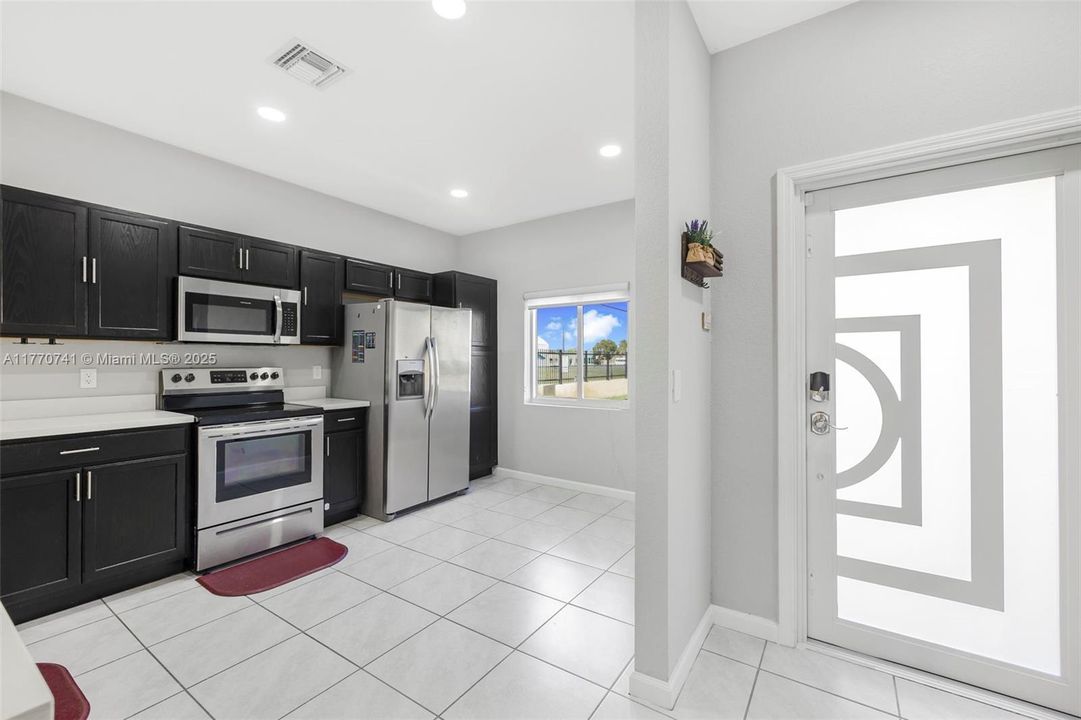 Recientemente alquilado: $3,100 (3 camas, 2 baños, 1442 Pies cuadrados)