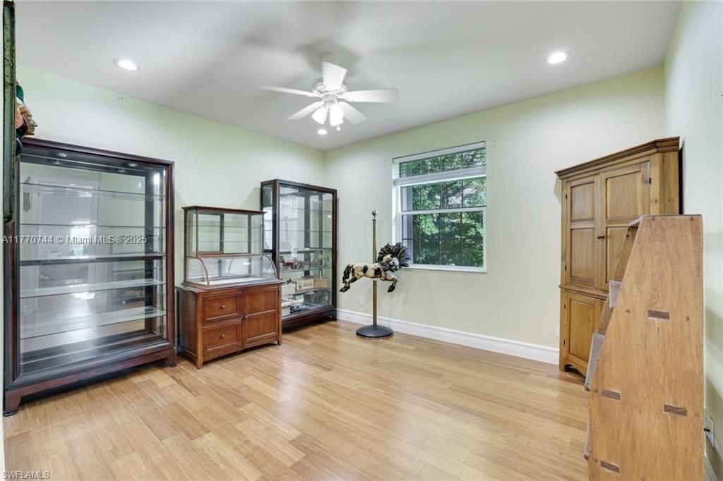 Vendido Recientemente: $799,990 (4 camas, 3 baños, 2540 Pies cuadrados)