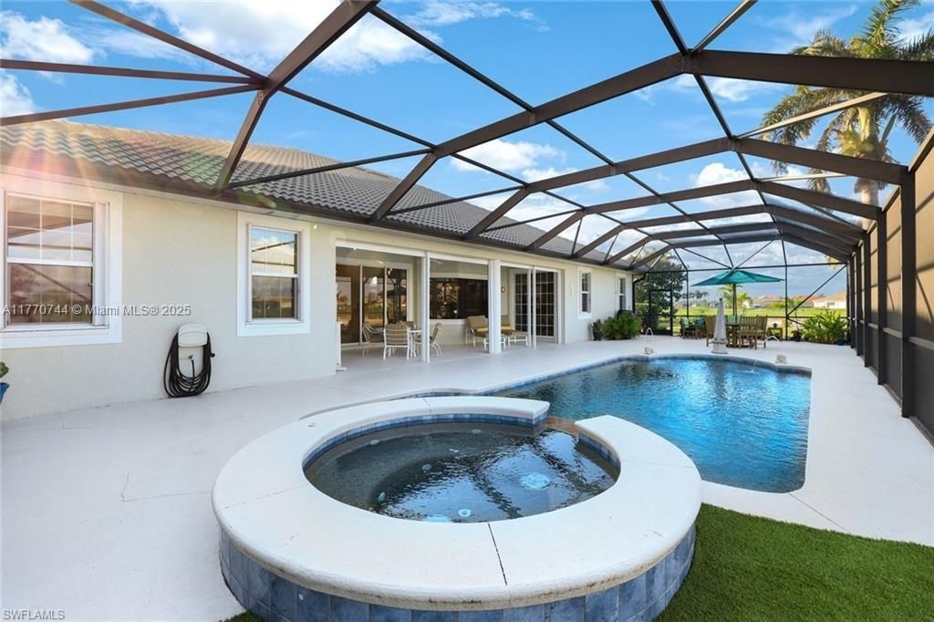 Vendido Recientemente: $799,990 (4 camas, 3 baños, 2540 Pies cuadrados)