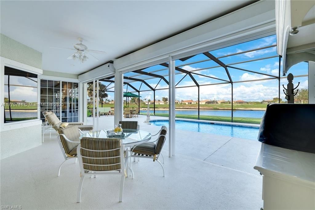 Vendido Recientemente: $799,990 (4 camas, 3 baños, 2540 Pies cuadrados)