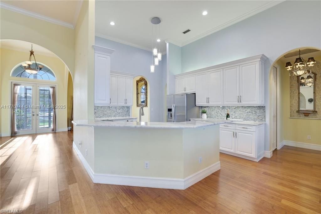 Vendido Recientemente: $799,990 (4 camas, 3 baños, 2540 Pies cuadrados)